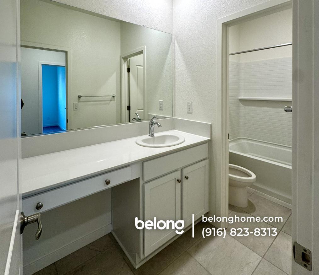 Building Photo - 1648 Chanticleer Ln