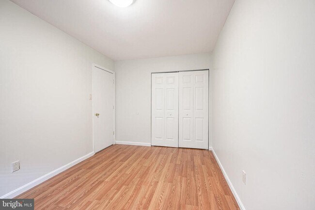 Building Photo - 37 Arrowwood Ct