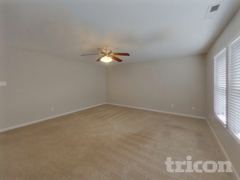 Building Photo - 394 Morning Dew Dr