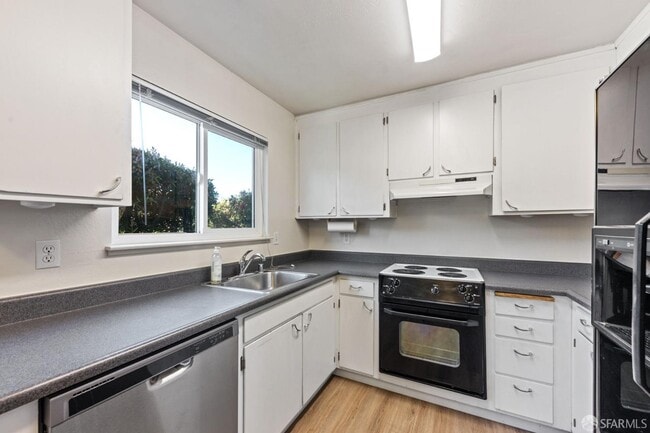 Building Photo - 5322 Balhan Ct