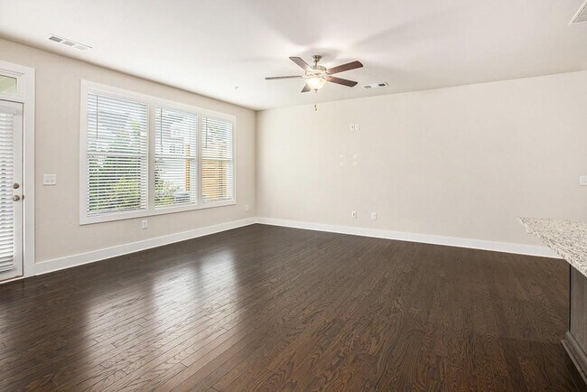 Building Photo - 1247 Winterhaven Dr
