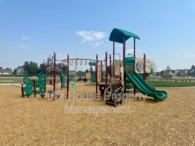 Building Photo - 3961 Pinnacles Ct