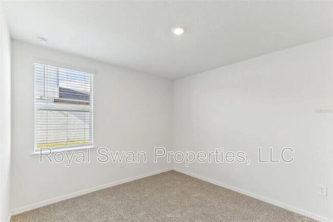 Building Photo - 2016 Rosewood Dr