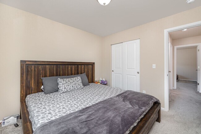 Building Photo - Charming 4-Bed | 2.5-Bath Home in Sultan $3,100 – Available August!