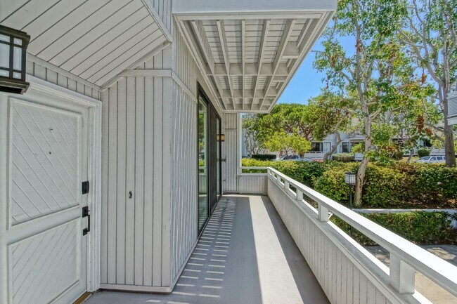 Building Photo - 14 Aries Ct