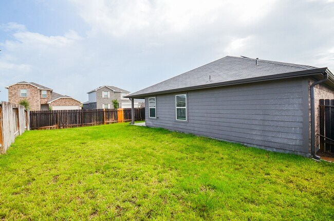 Building Photo - 5539 Kingston Crst Ln