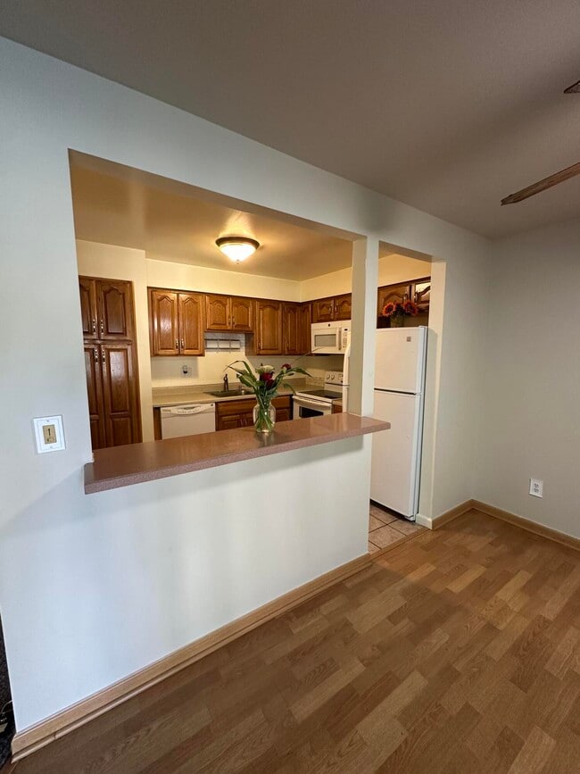 Building Photo - 7605 Woodview St