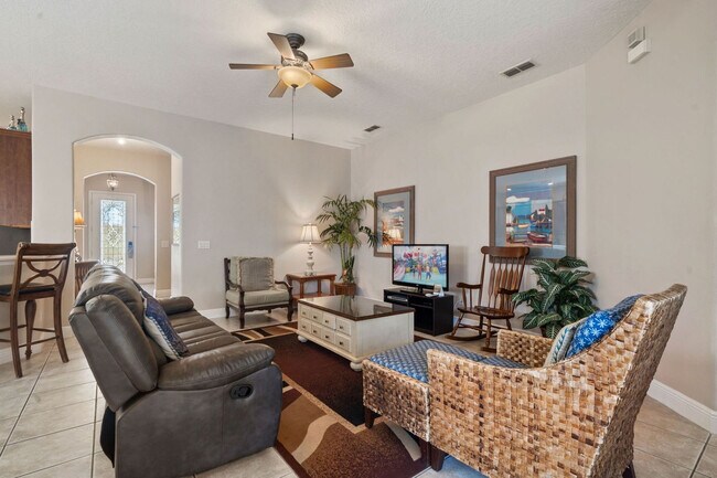 Building Photo - 7534 Gathering Dr