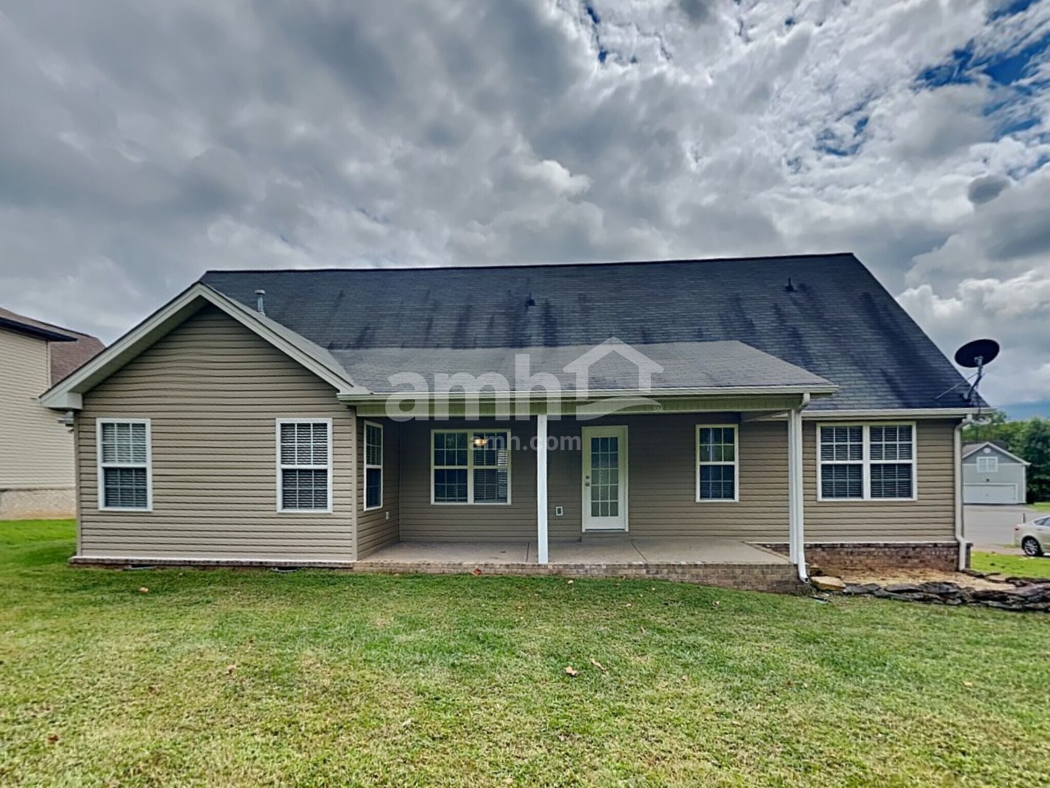 Building Photo - 902 Tanager Ct