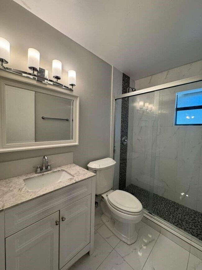 Building Photo - 3167 Cocoplum Cir