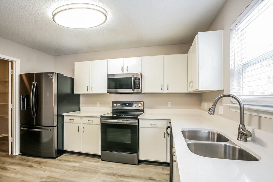 Building Photo - 9102 Cardinal Flower Ct
