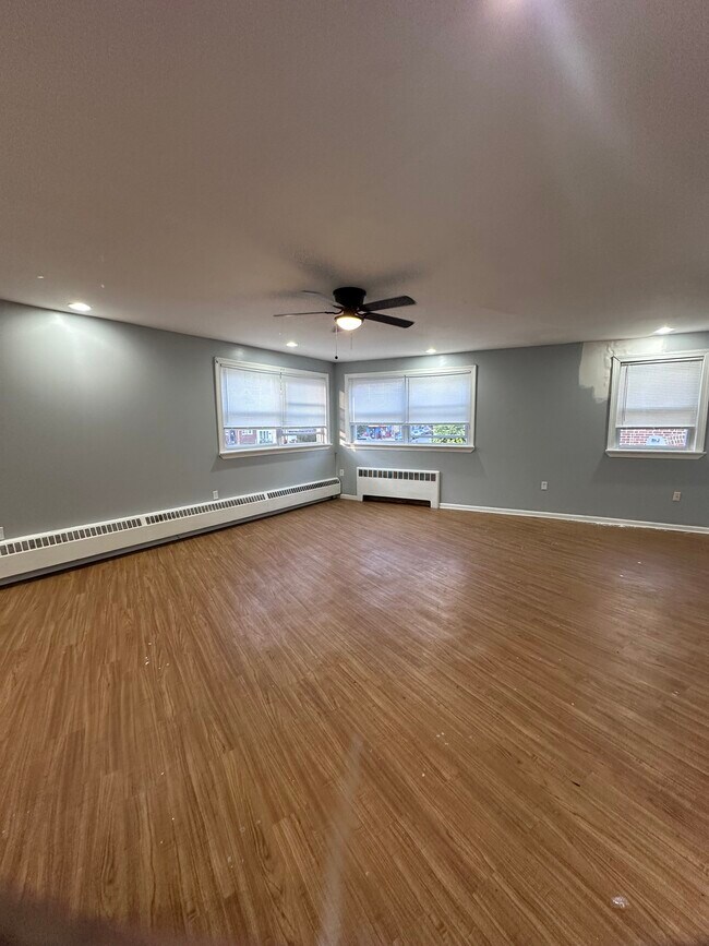 Building Photo - 6642 Lebanon Ave