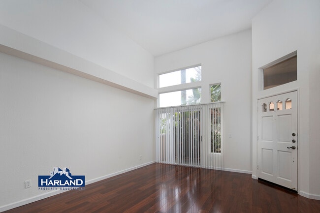 Building Photo - 7110 Calabria Ct