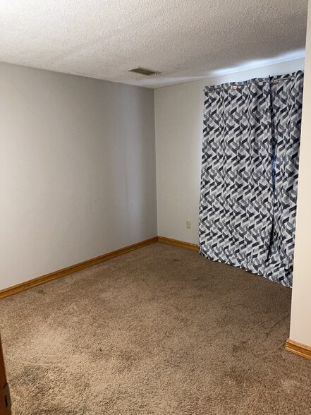 Building Photo - 11898 Tulip St NW