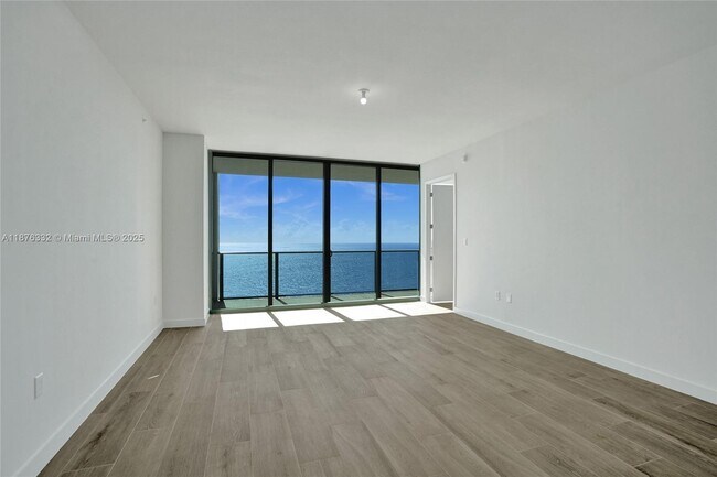 Building Photo - 900 N Ocean Blvd