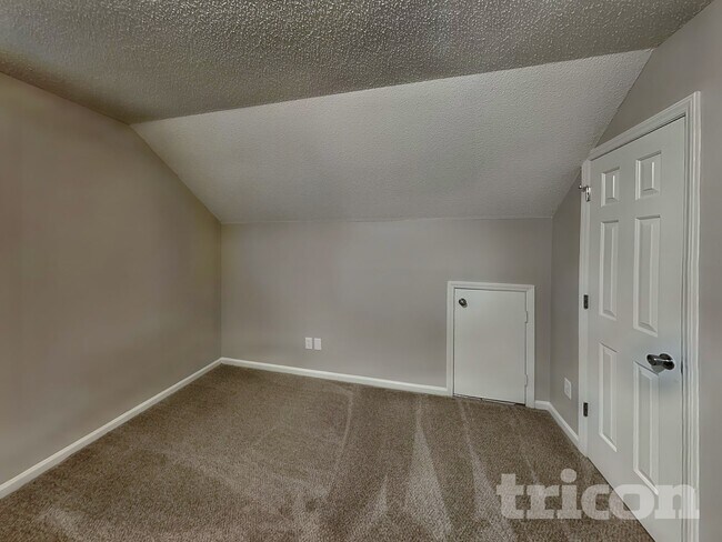 Building Photo - 6000 Whitewater Dr