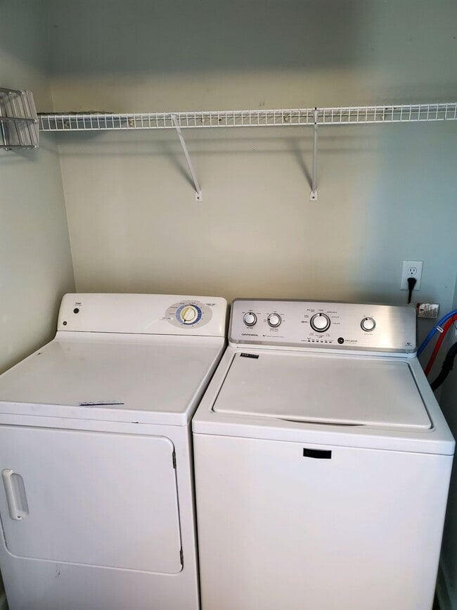 Building Photo - 202 Lanieve Ct