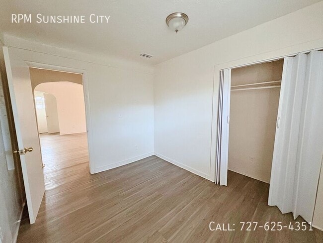 Building Photo - 3467 16th Ave S