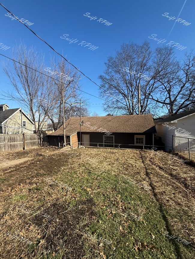 Building Photo - 909 3rd Ave