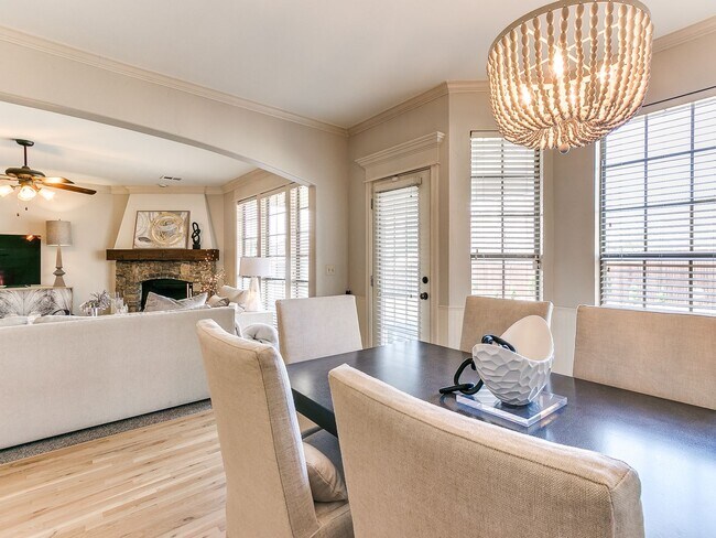 Building Photo - Gorgeous 2 Story Home In Bixby Schools!