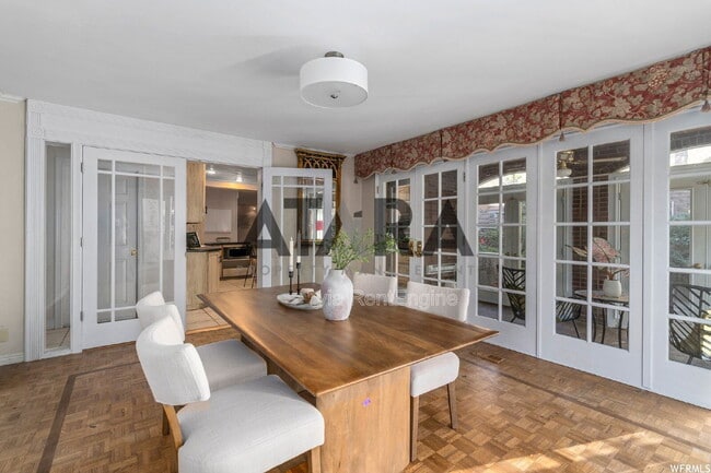 Building Photo - 1577 E Tomahawk Dr