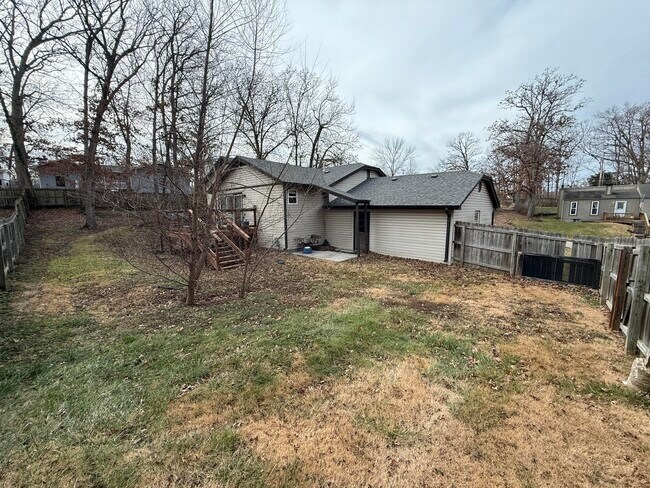 Building Photo - 3104 Oak Lawn Dr