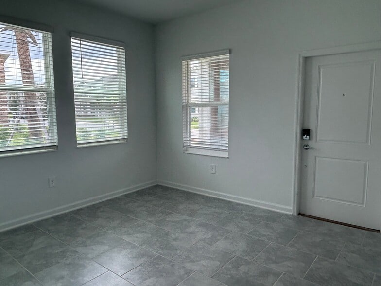 Building Photo - 2147 Sweet Honey Ln