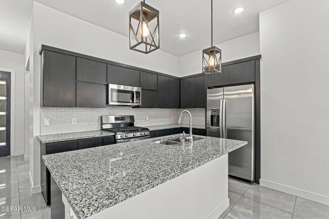 Building Photo - 13868 Paseo de Loma Ct