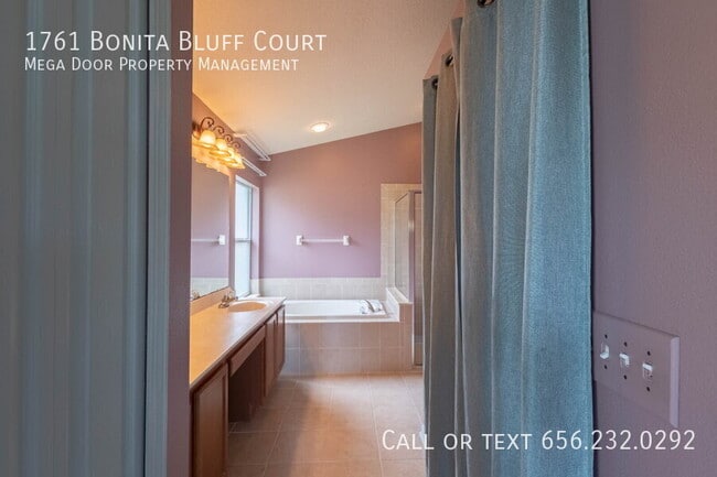 Building Photo - 1761 Bonita Bluff Ct