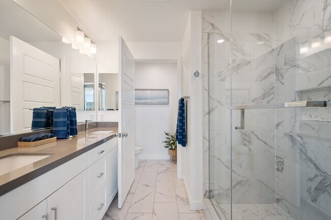 Building Photo - 281 W 8th St