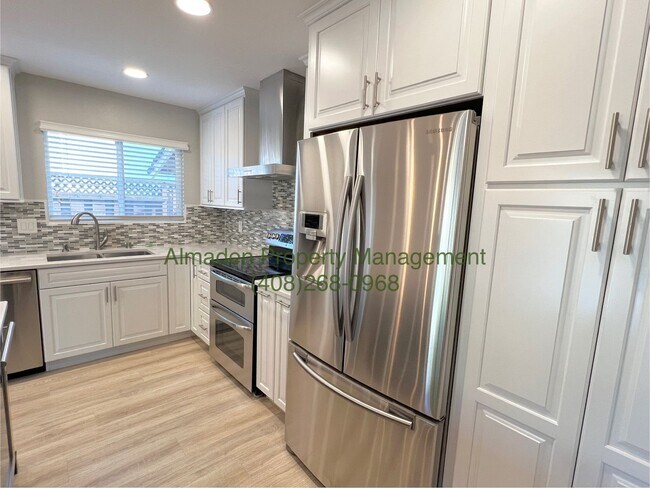 Building Photo - Must See Beautifully Renovated 3BR/2BA Sin...