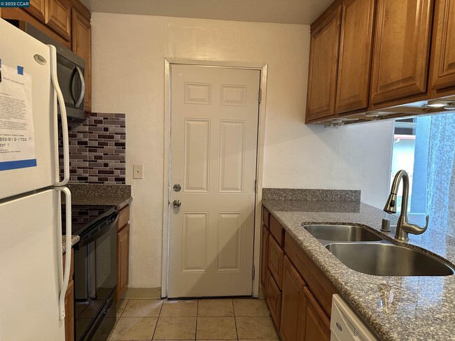 Building Photo - 89 Villa Cir