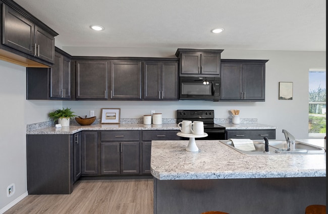 Building Photo - Large 3 bedroom rental with a fenced in yard in Republic!