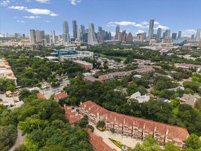 Building Photo - 1529 Barton Springs Rd