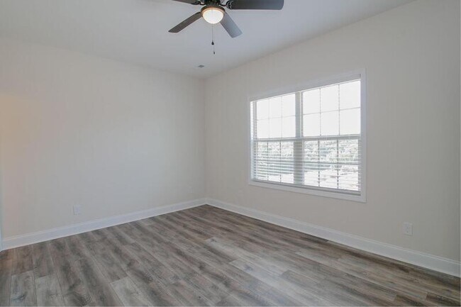 Building Photo - 550 Peachers Mill Rd