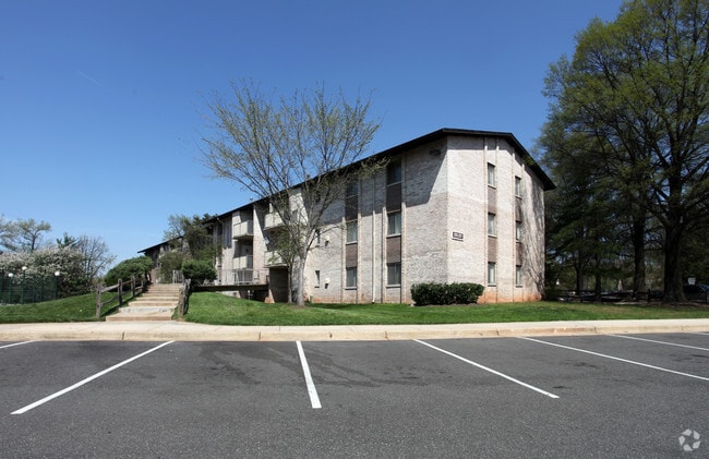 Glenreed Apartments - The Glens at Reed Station