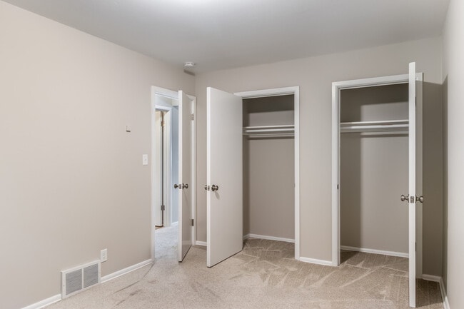 Building Photo - 7225 Euston St