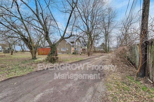 Building Photo - 413 N Oxford St