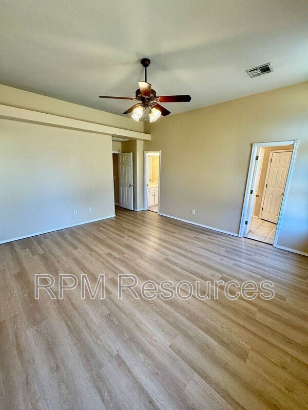Building Photo - 8413 NW 77th St