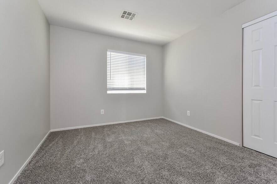 Building Photo - 2401 Cypress Island Ct