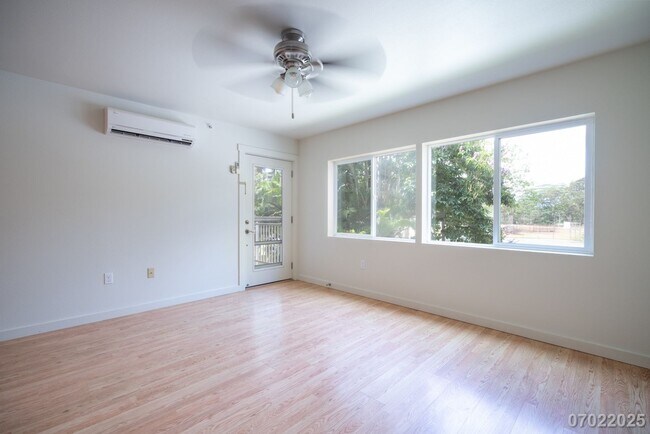 Building Photo - $3,200 | 3br/2ba Condominium in Sixty Parkside