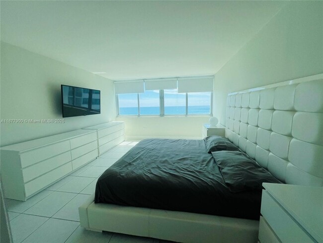 Building Photo - 7135 Collins Ave