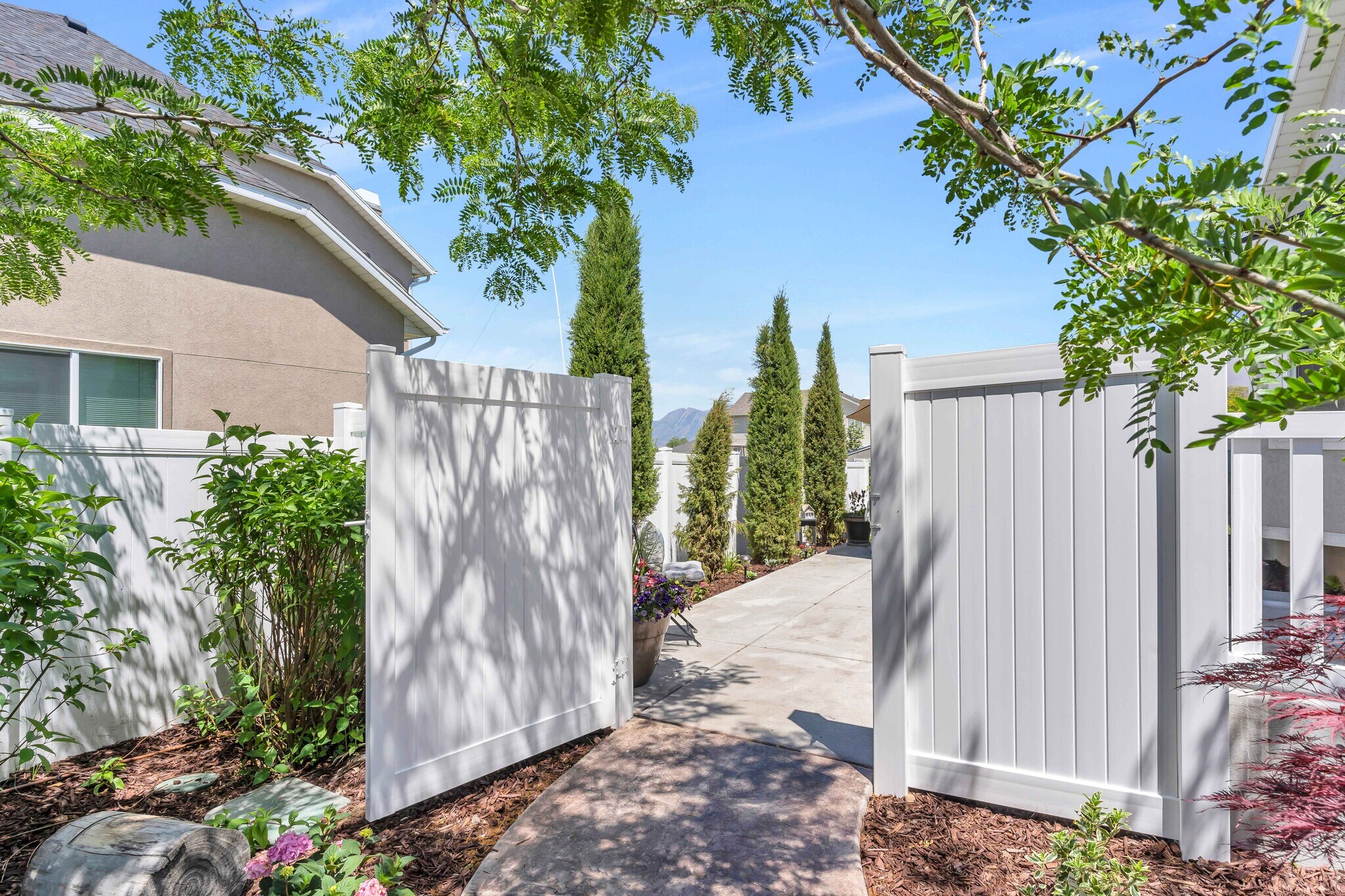 Building Photo - 9959 S Eden Point Cir