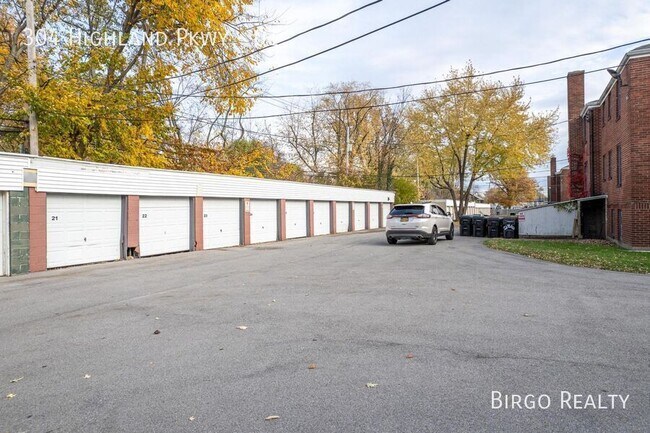 Building Photo - 304 Highland Pkwy