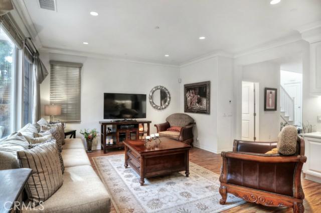 Building Photo - 41 Bianco