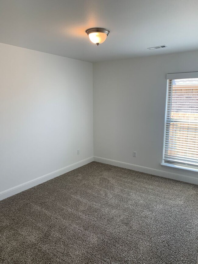 Building Photo - 2131 Tallgrass Ter