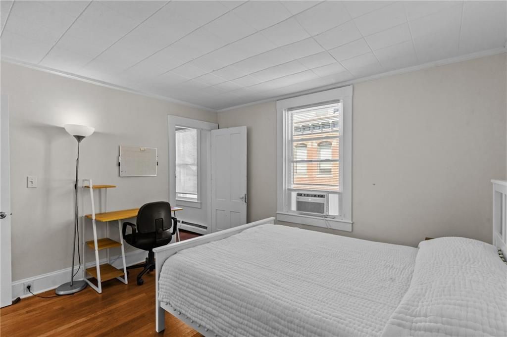 Building Photo - 11 Young St