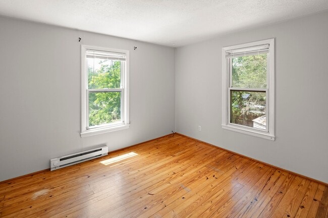 Building Photo - Lovely Two-Story West Asheville Apartment