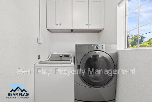 Building Photo - 4551 Orinda Way