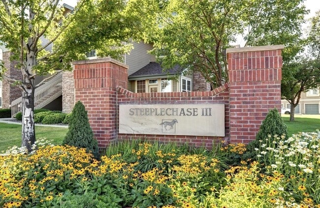 Building Photo - 2850 W Centennial Dr